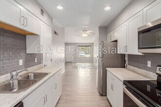 Building Photo - 4530 E Camino Cir