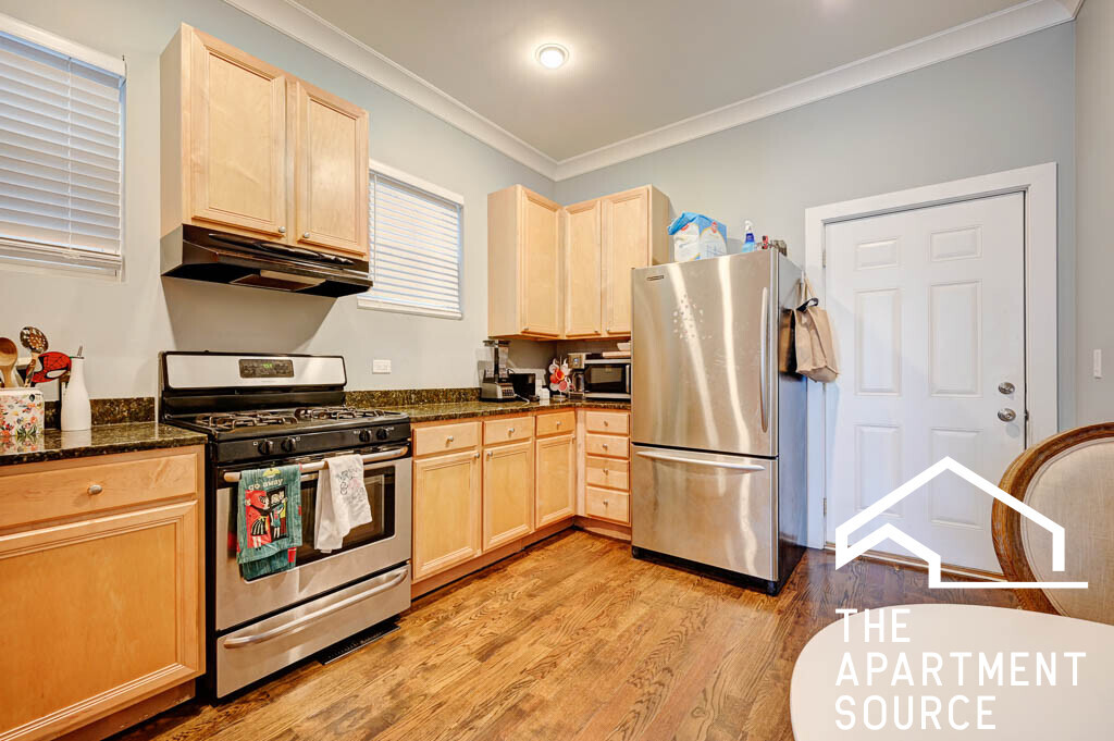 Foto principal - 1341 W Fletcher St