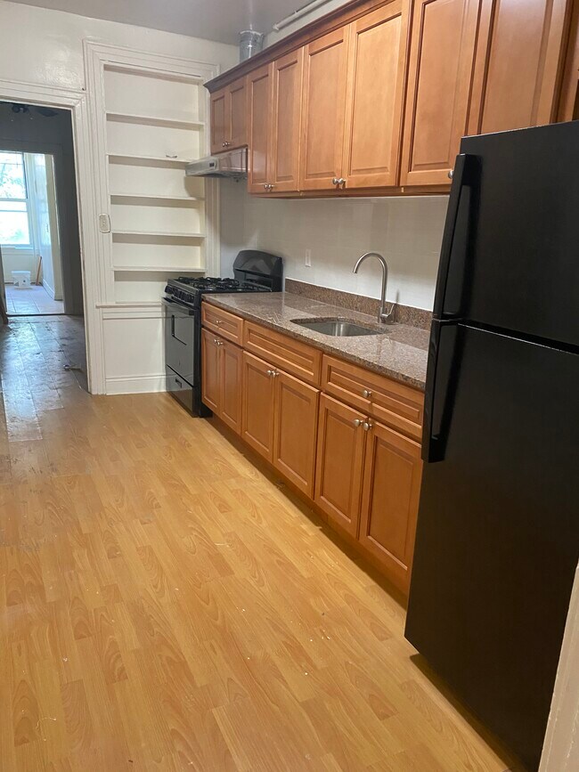 Foto del edificio - 5229 Skillman Ave