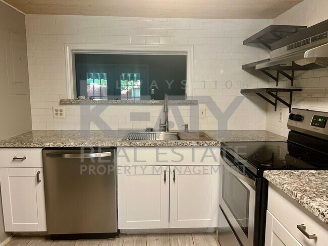 Foto del edificio - 2 Bedroom, 1.5 Bathroom Townhouse is Avail...