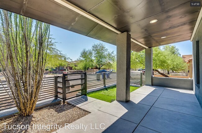 Foto del edificio - 835 E 8th St