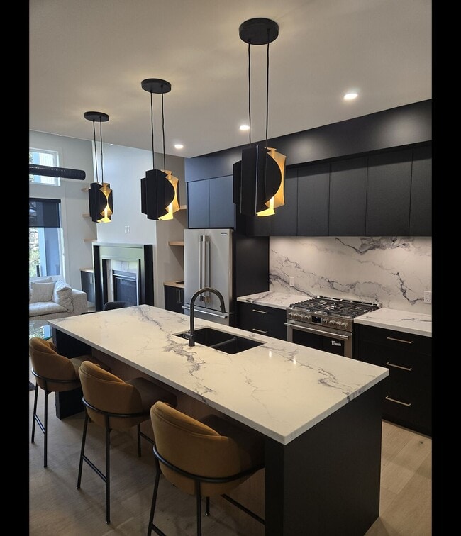 Photo du bâtiment - 1924-126A 26a St SW