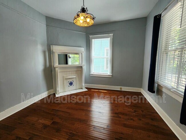 Foto del edificio - 416 E 31st St