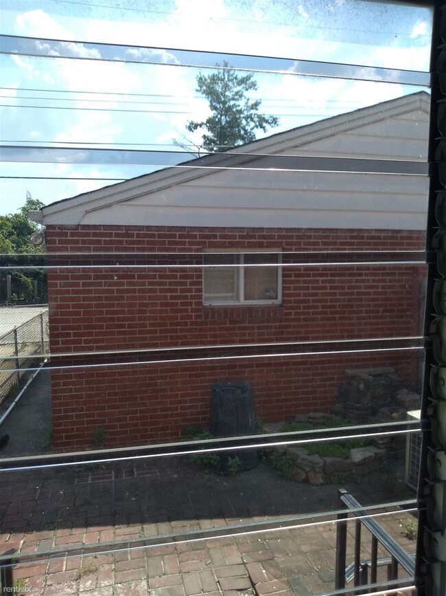 Foto del edificio - 3 br, 1.5 bath House - 837 Mildred Ave