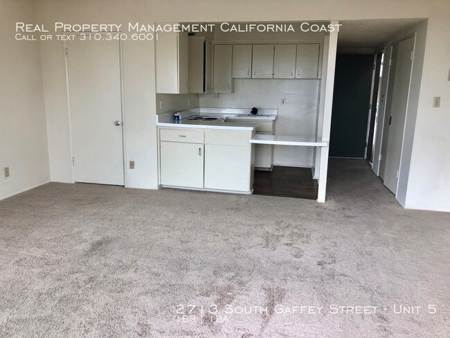Building Photo - 2713 N Gaffey St
