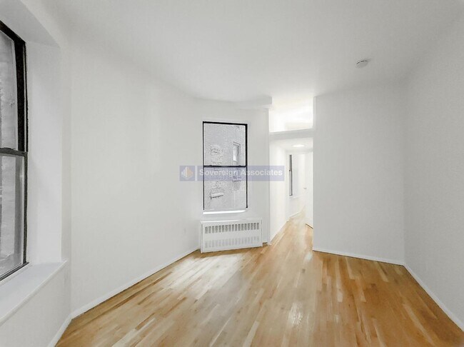 Foto del edificio - 208 W 82nd St