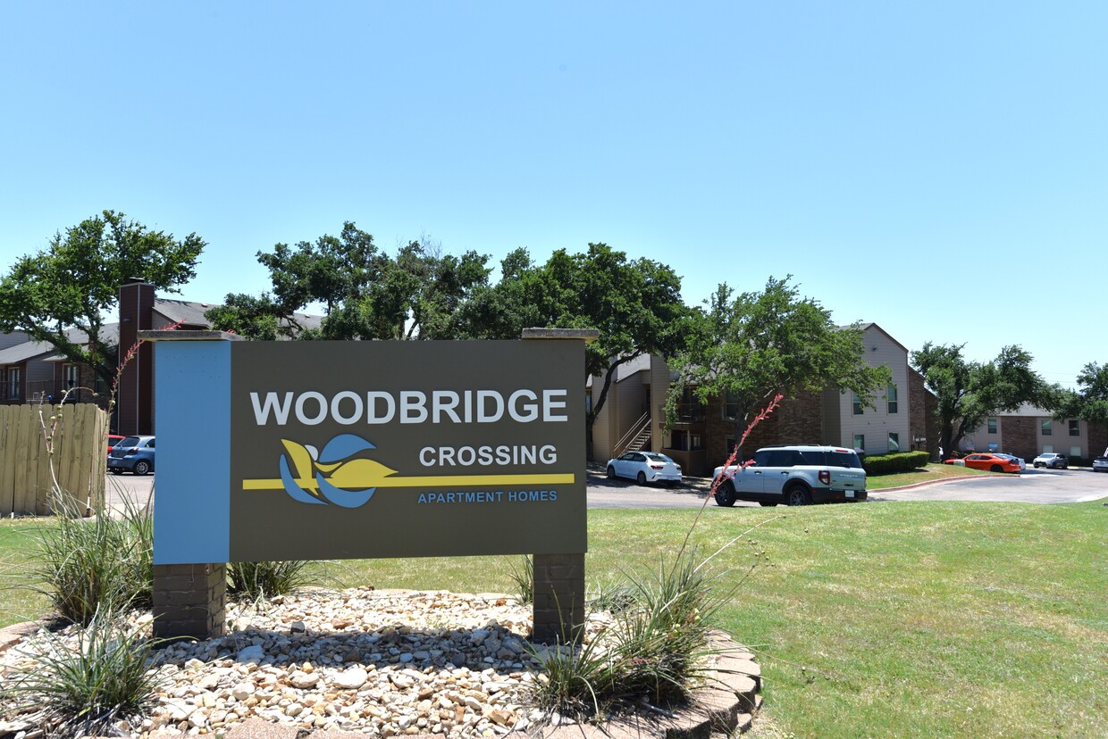 Foto principal - Woodbridge Crossing Apartments