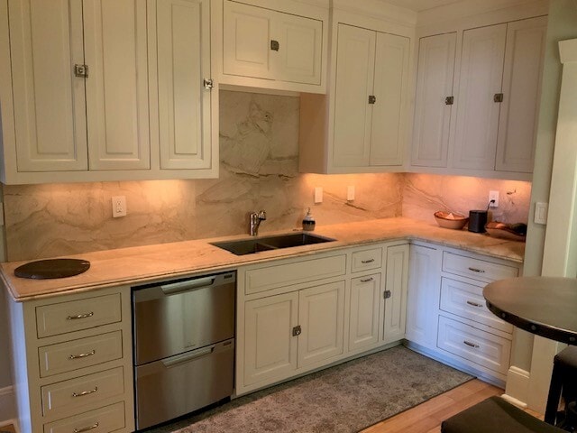 Kitchen with high end finishes - 2205 N Farwell Ave
