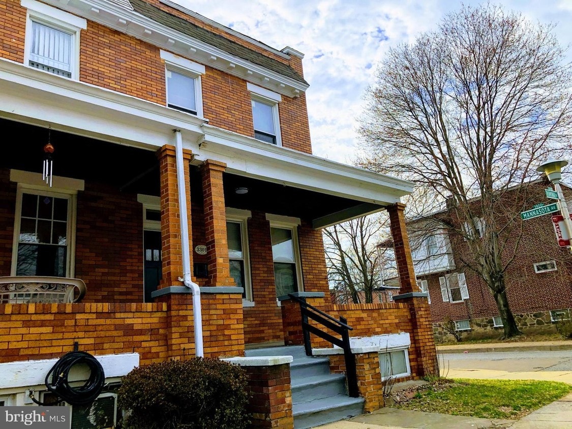 Primary Photo - 3301 Ramona Ave