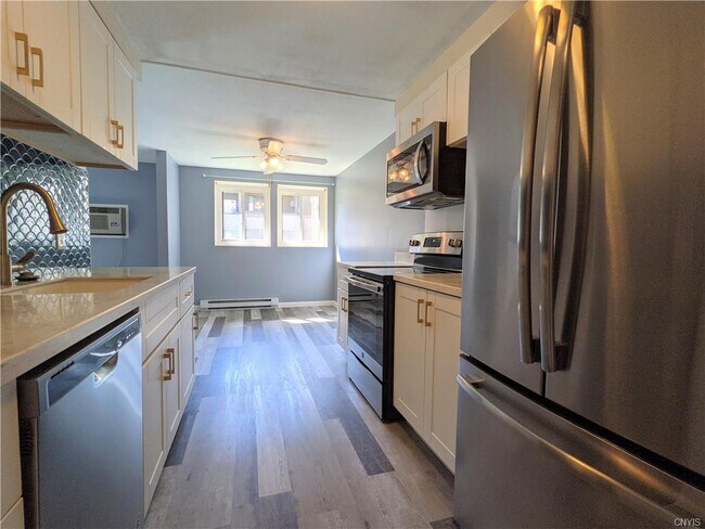 Building Photo - 249 Watertree Dr