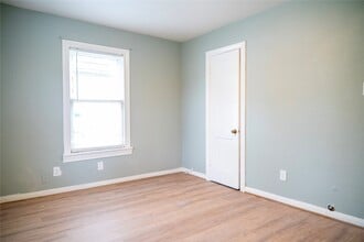 Building Photo - 505 Sikes St