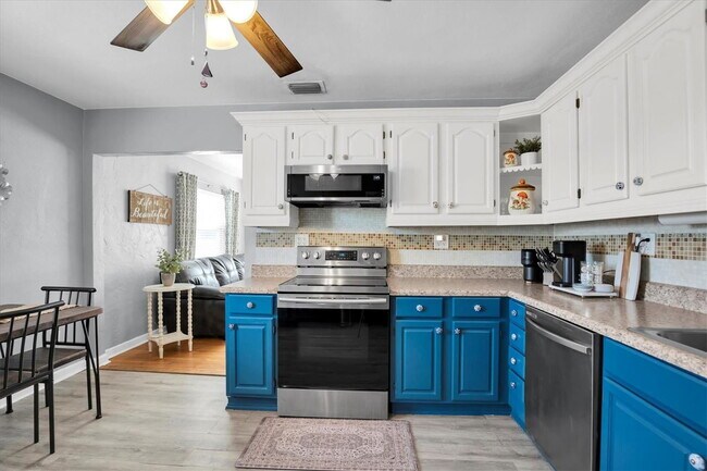 Building Photo - 4929 36th Ave N