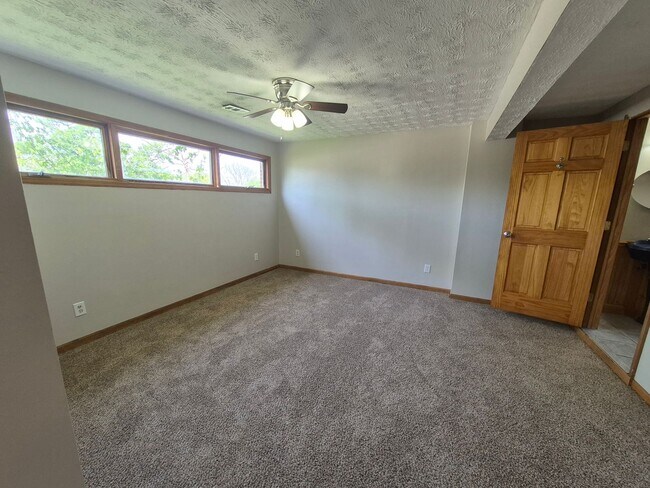 Foto del edificio - Cozy 4 Bedroom Kettering Home