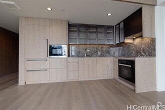 Building Photo - 1000 Auahi St