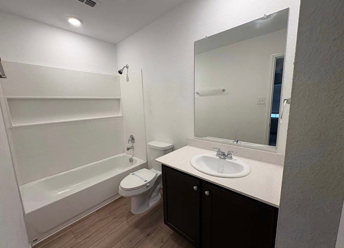 Building Photo - 1338 Mosely Cir