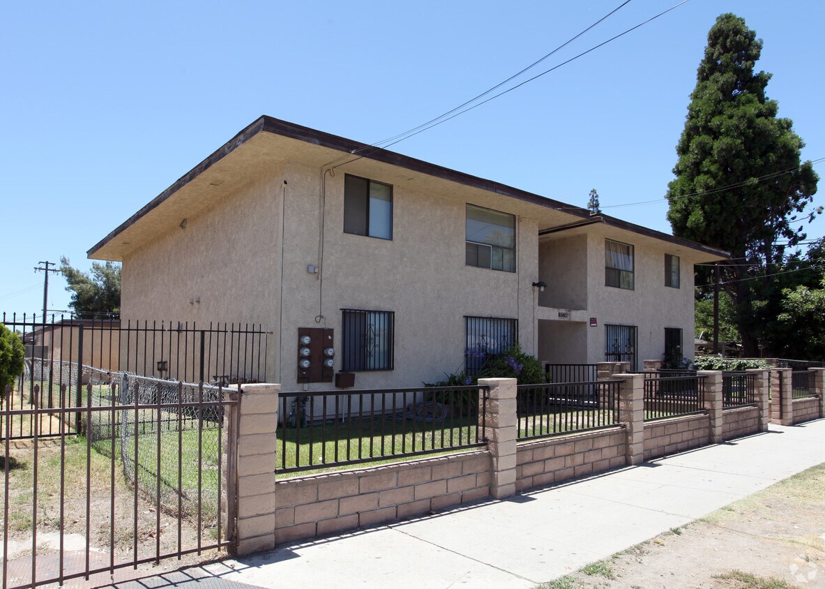 Building Photo - 1574 Laurel Ave