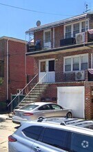 Building Photo - 2128 E 70th St
