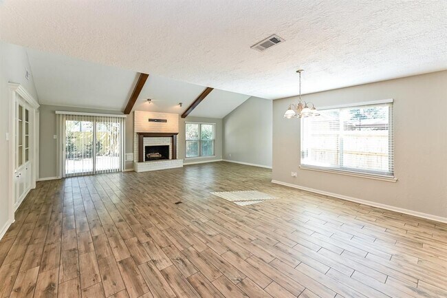 Foto del edificio - 630 S Rivershire Dr