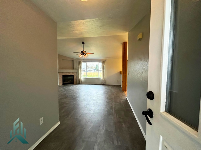 Foto del edificio - Updated 3 Bed 2 Bath Home