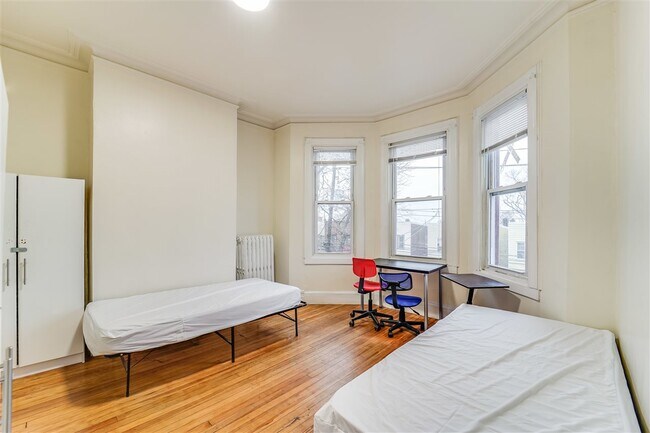 Foto del edificio - 144 Nelson Ave