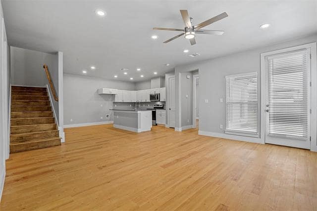 Building Photo - 5016 Villas Dr