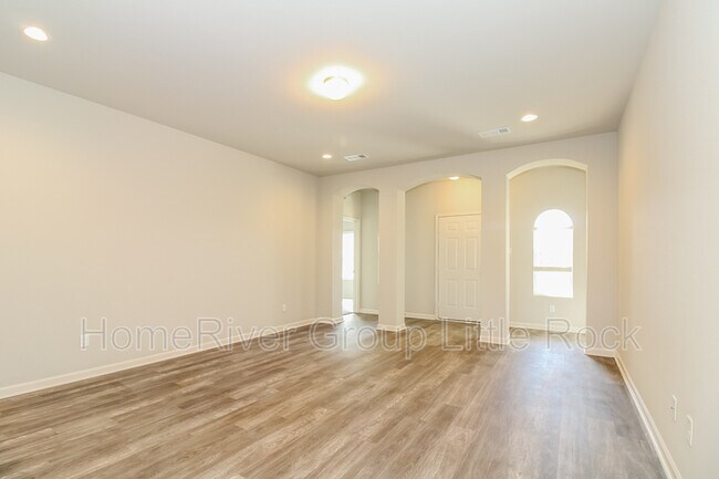 Building Photo - 5336 Brody Dr