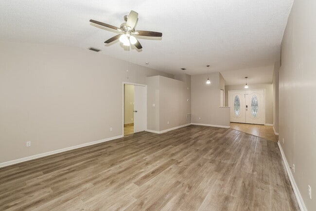 Building Photo - 108 Sherwood Dr