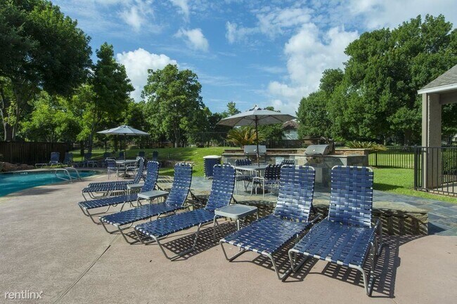 Foto del edificio - 2 br, 1 bath Condo - 2400 Old S Dr Flat  1...