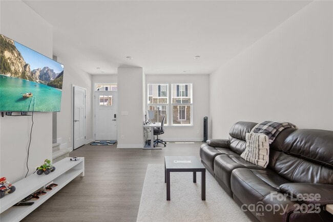 Building Photo - 9338 Mallard Mls Dr