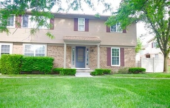 Building Photo - 21141 E Glen Haven Cir