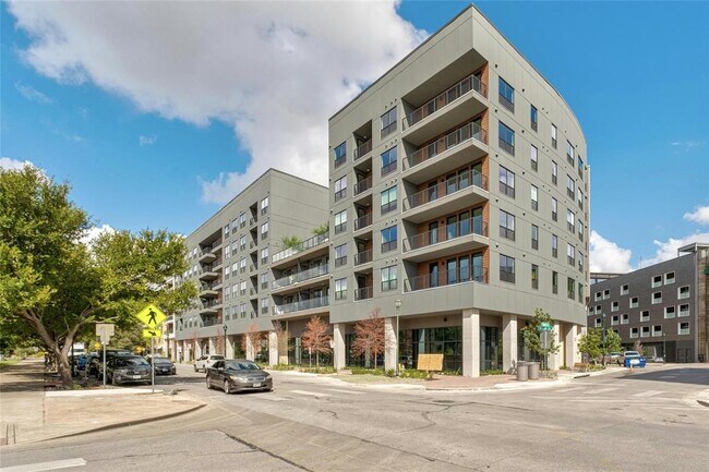 Building Photo - 1701 Simond Ave