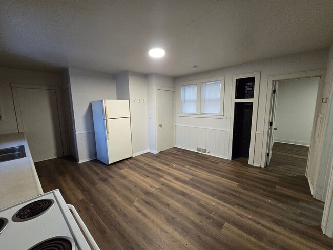 Building Photo - N5129 Co Rd MM