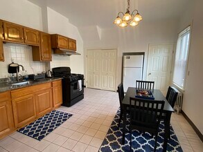 Building Photo - 52 Highland Ave