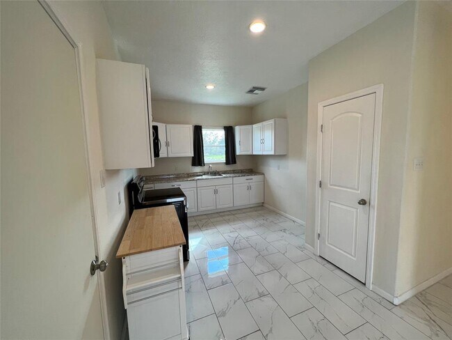 Foto del edificio - 1901 Cemetery Rd