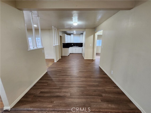 Foto del edificio - 9015 Carron Dr