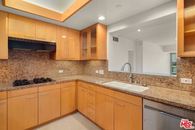 Foto del edificio - 13600 Marina Pointe Dr