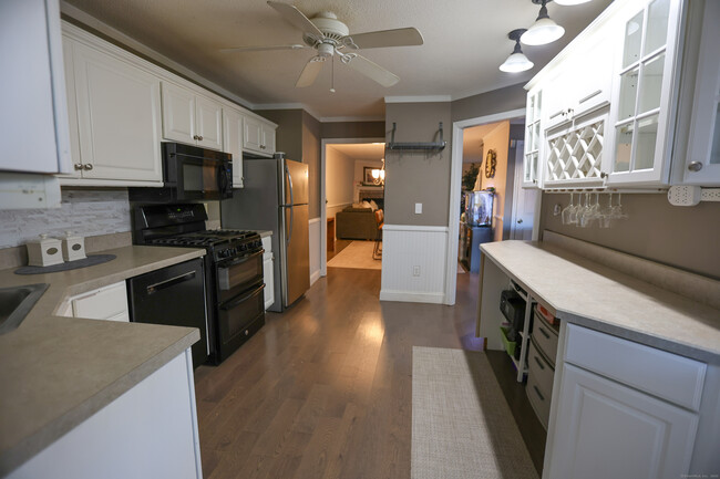 Building Photo - 906 Mill Pond Dr