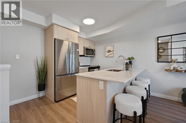 Building Photo - 410 Northfield Dr W