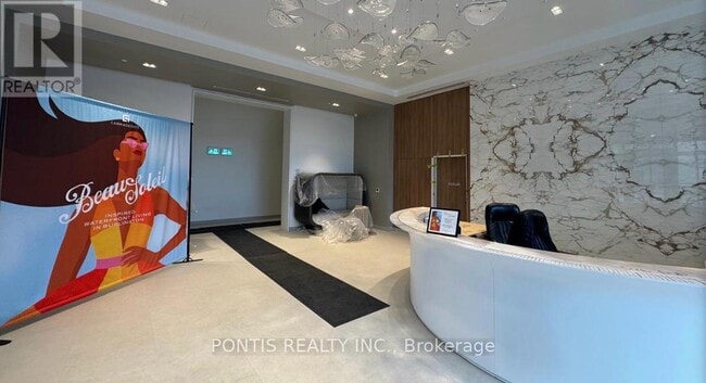 Building Photo - 2075 Lakeshore Rd.