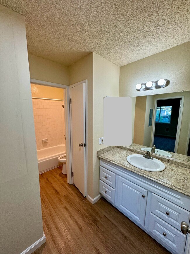 Building Photo - 541 Alameda del Prado