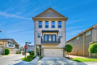 Building Photo - 8605 Hollyoaks Creek Ln