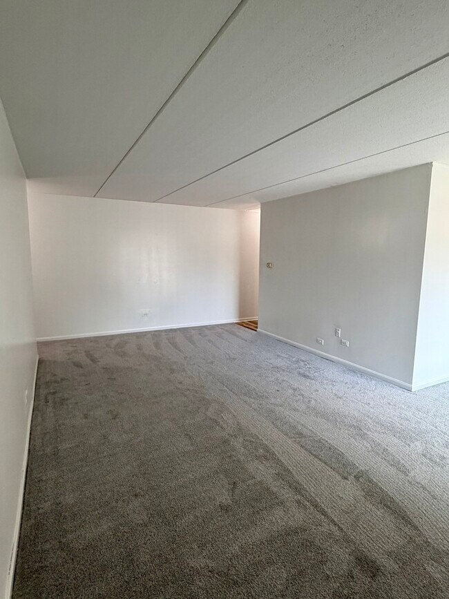 Foto del edificio - 4420 W 111th St