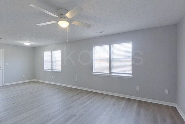 Foto del edificio - 250 Deer Pkwy