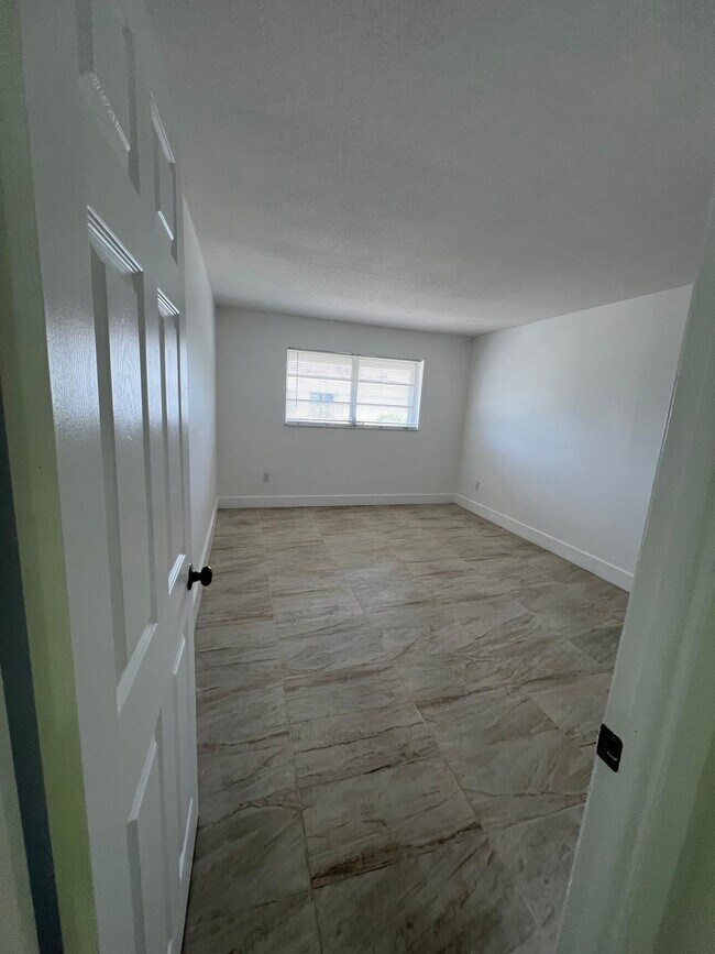 Foto del edificio - 15225 NE 6th Ave