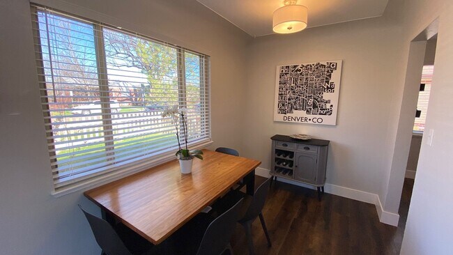 Foto del edificio - **Fully Remodeled Townhome for rent! 2 bed...