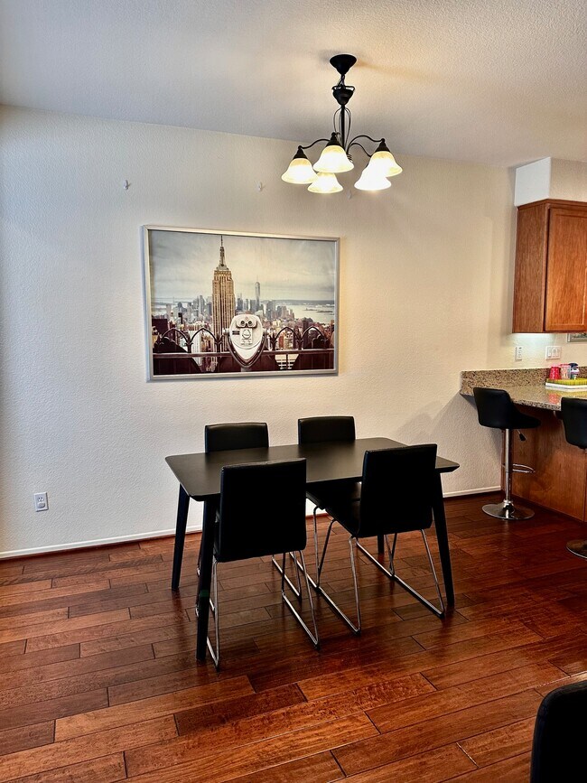 Foto del edificio - 1444 Canvas Dr