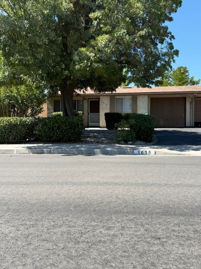 Building Photo - 1615 Westfield Rd