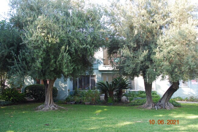 Building Photo - 743 Arcadia Ave