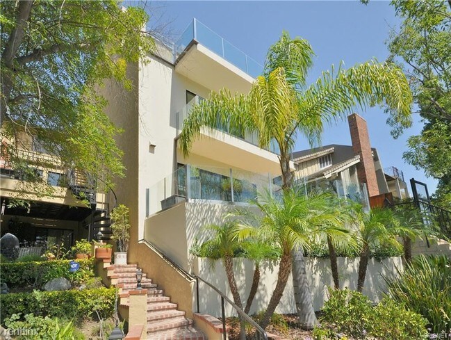 Building Photo - 3 br, 6 bath House - 4615 Park Mirasol