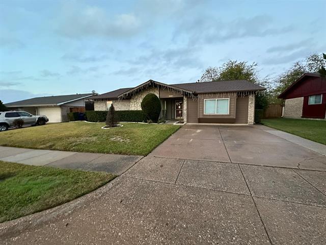 Primary Photo - 1803 Redbud Cir
